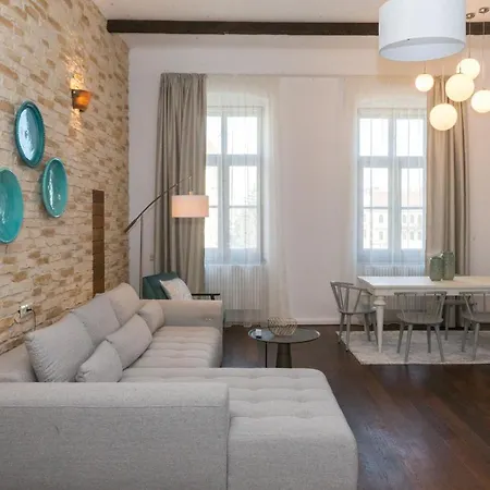 Lux Unirii Apartman *